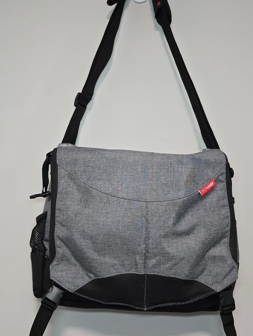 Skip Hop Gray and Black Baby Diaper Messenger Bag ideal for Dads